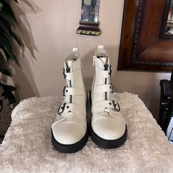 Madden nyc - Picture 2 of 7